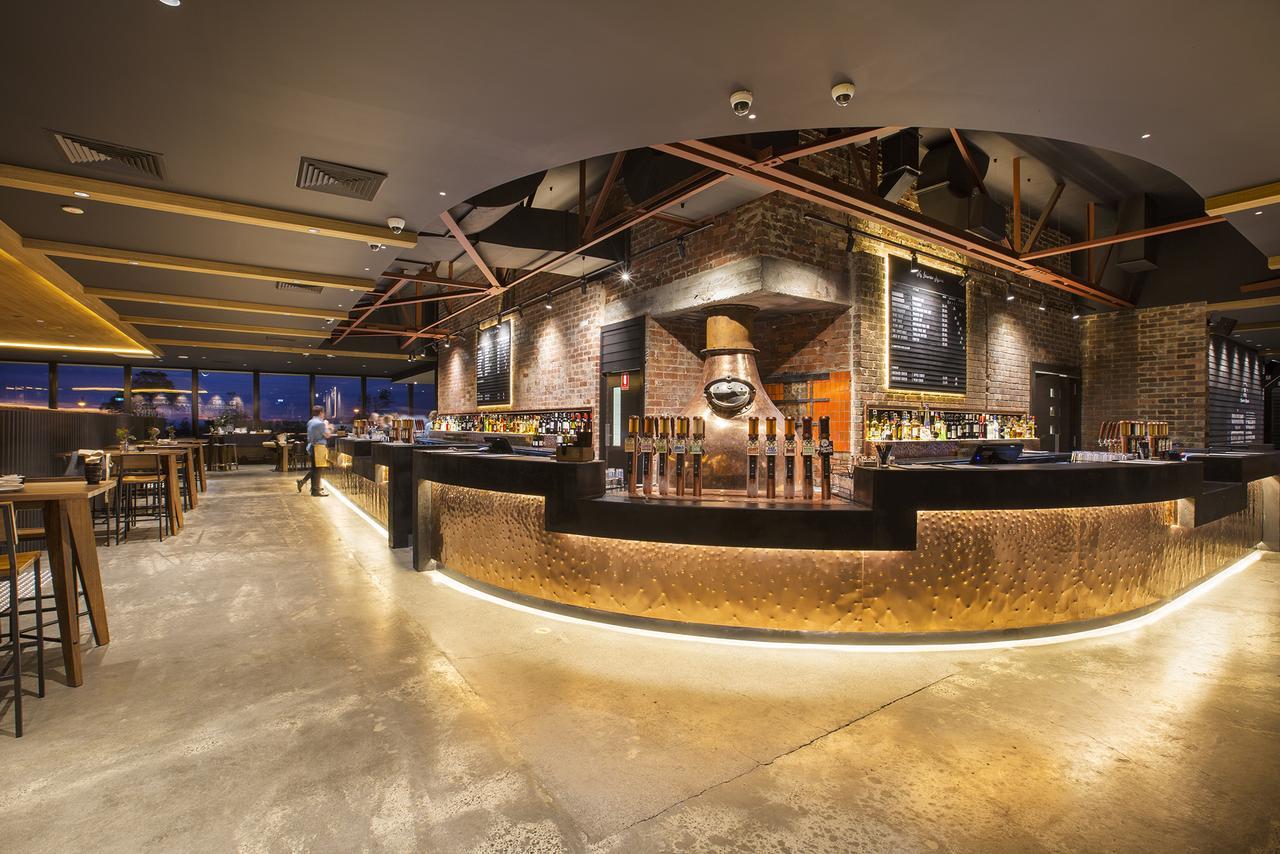 Nightcap At The Cheeky Squire Hotel Frankston Bagian luar foto
